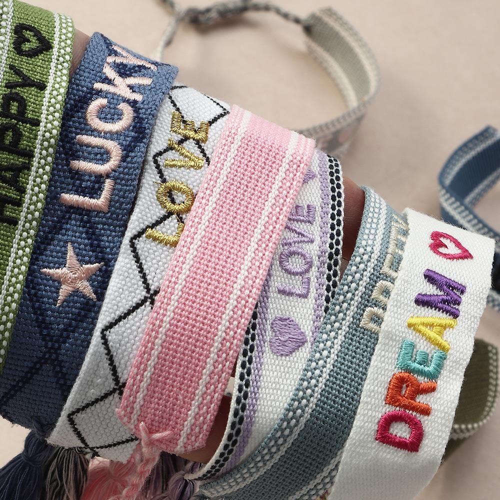 Embroidery Letter N - Nova Pulseira Artesanal de Tecido com