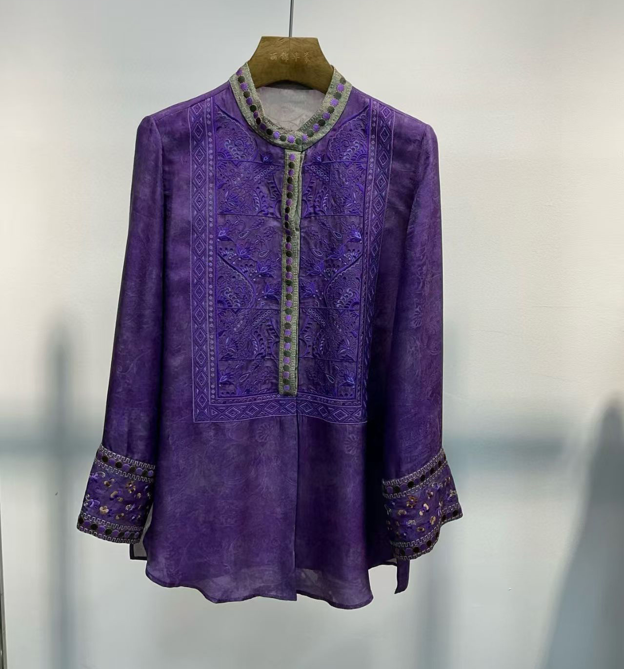 Camisa de Verão em Seda e Visc - Embroidery Unique Design avaliação e preço