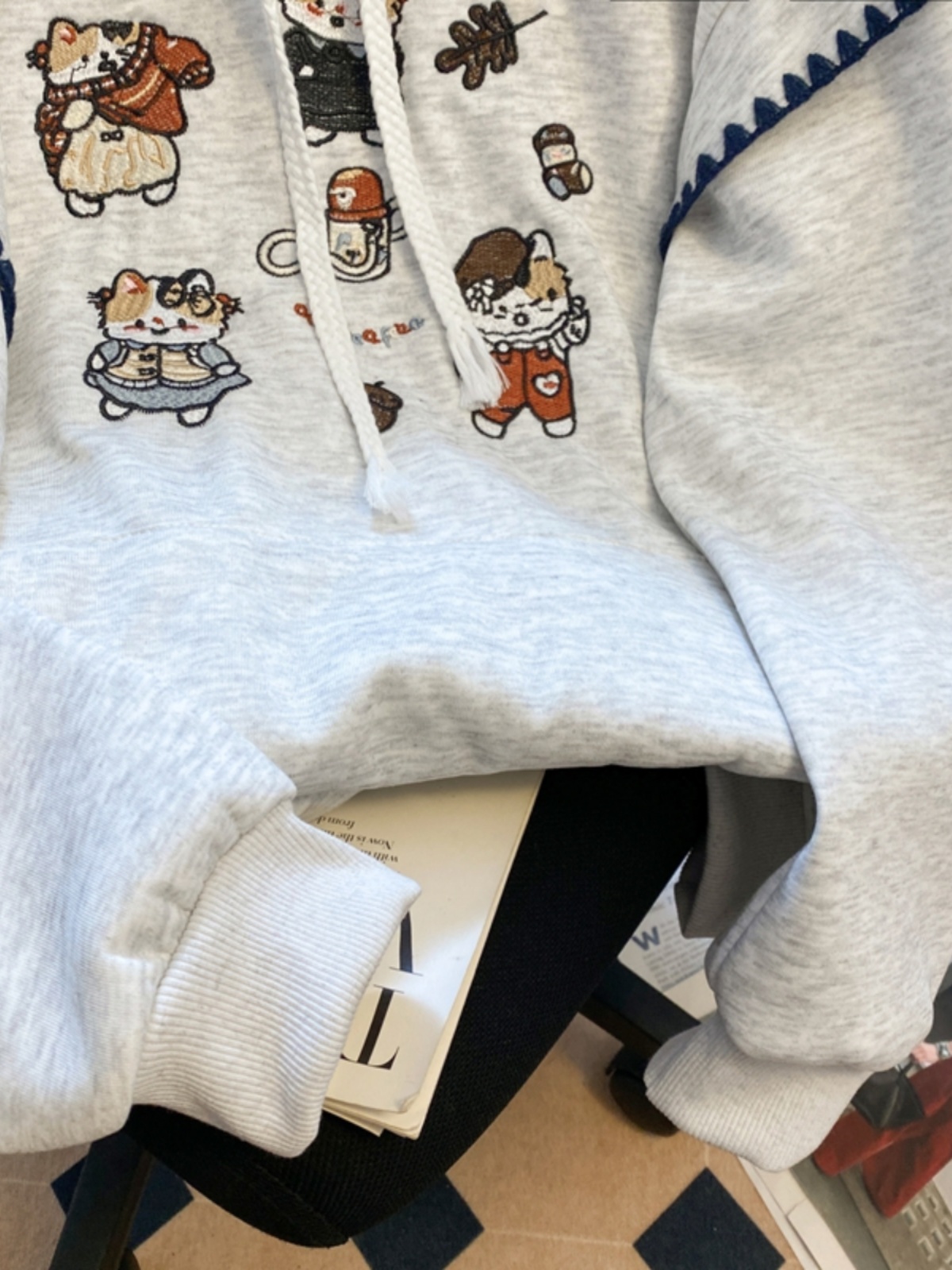 Moletom Feminino com Capuz de  - Embroidery Jacket avaliação e preço